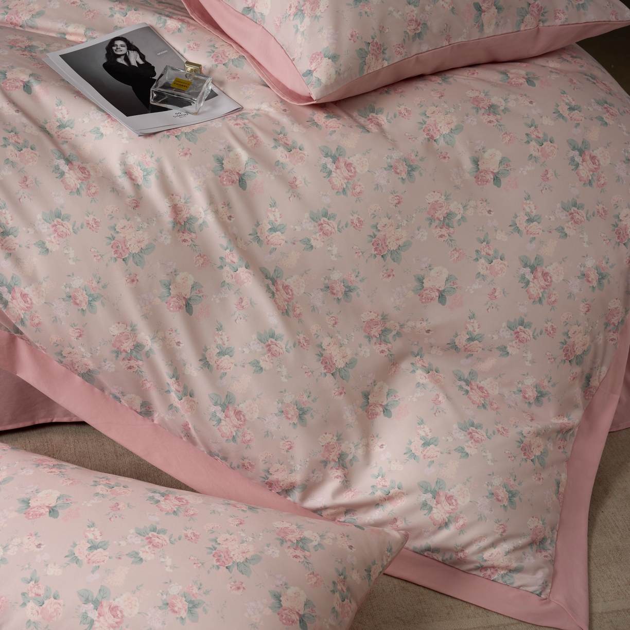 91家纺网 家纺一手货源 找家纺 丽卡家纺 2025新款数码印花有氧双层纱四件套 典雅粉