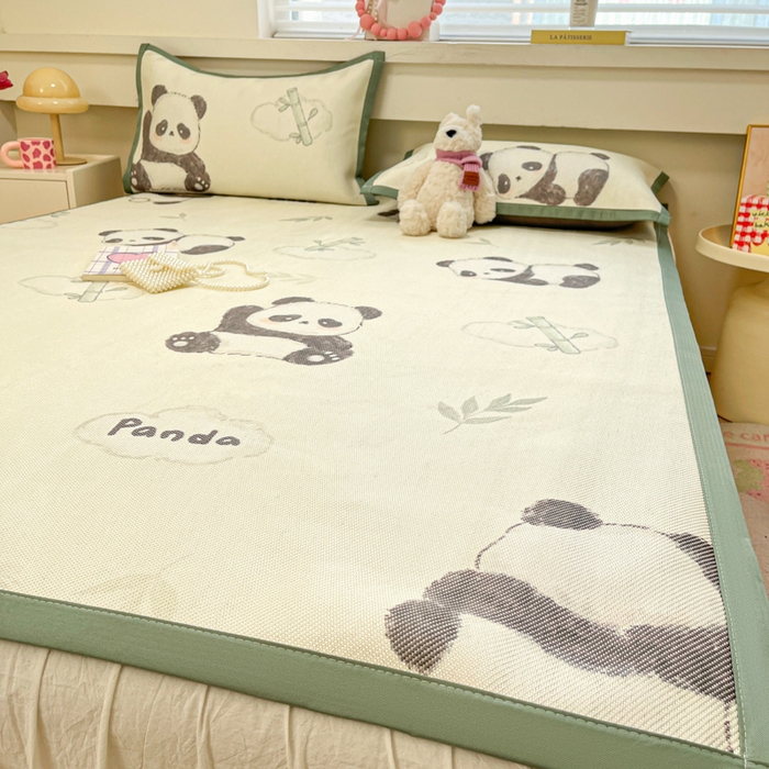 91家纺网 家纺一手货源 找家纺 慕澄家纺 2025新款小清新印花真冰藤系列凉席床席款 床席-熊猫戏竹