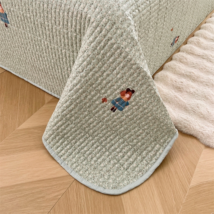 91家纺网 家纺一手货源 找家纺 恒爱 2025新款全棉印花单床盖 小女孩-水绿