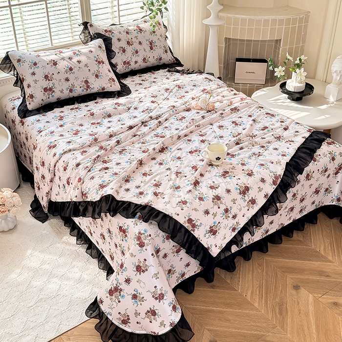 91家纺网 家纺一手货源 找家纺 大麦家纺 2025新款碳光冰丝软凉席夏被四件套 春风细叶