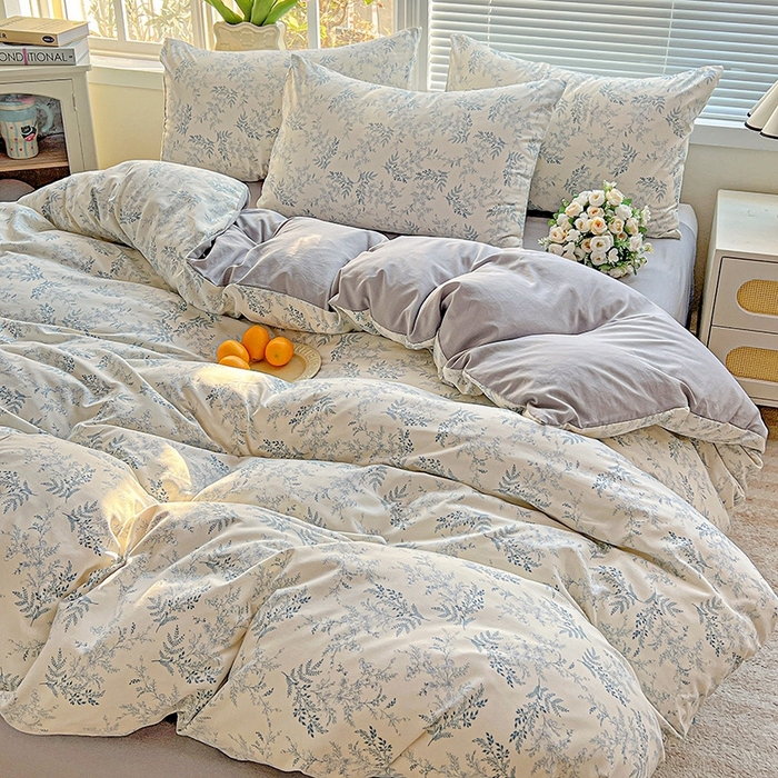 91家纺网 家纺一手货源 找家纺 2025新款水洗云朵糯糯棉简约风ins风小碎花被套床单款床笠款三四件套 蓝颜