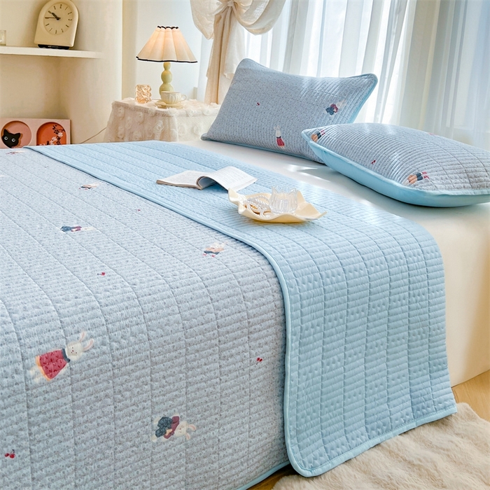 91家纺网 家纺一手货源 找家纺 恒爱 2025新款全棉印花单床盖 公子兔-蓝