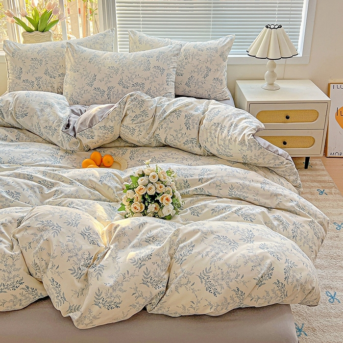 91家纺网 家纺一手货源 找家纺 2025新款水洗云朵糯糯棉简约风ins风小碎花被套床单款床笠款三四件套 蓝颜