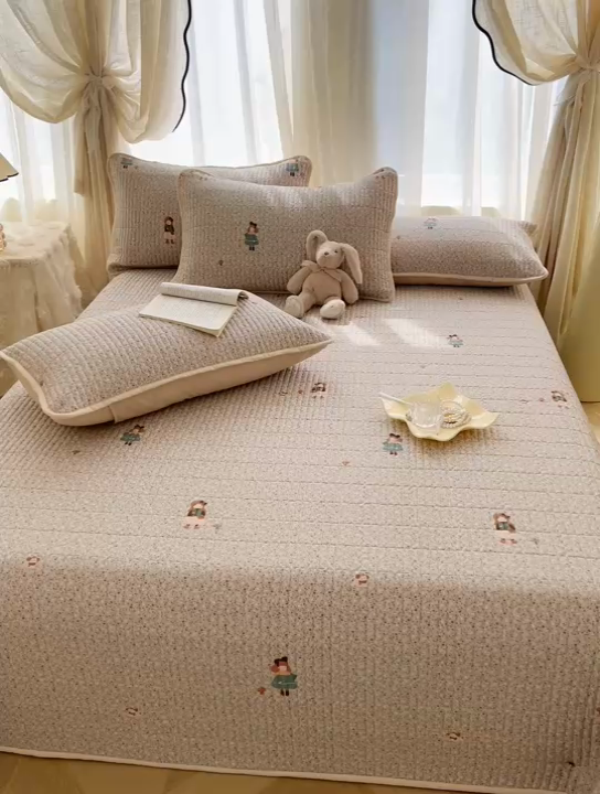 91家纺网 家纺一手货源 找家纺 恒爱 2025新款全棉印花单床盖 小女孩-浅咖