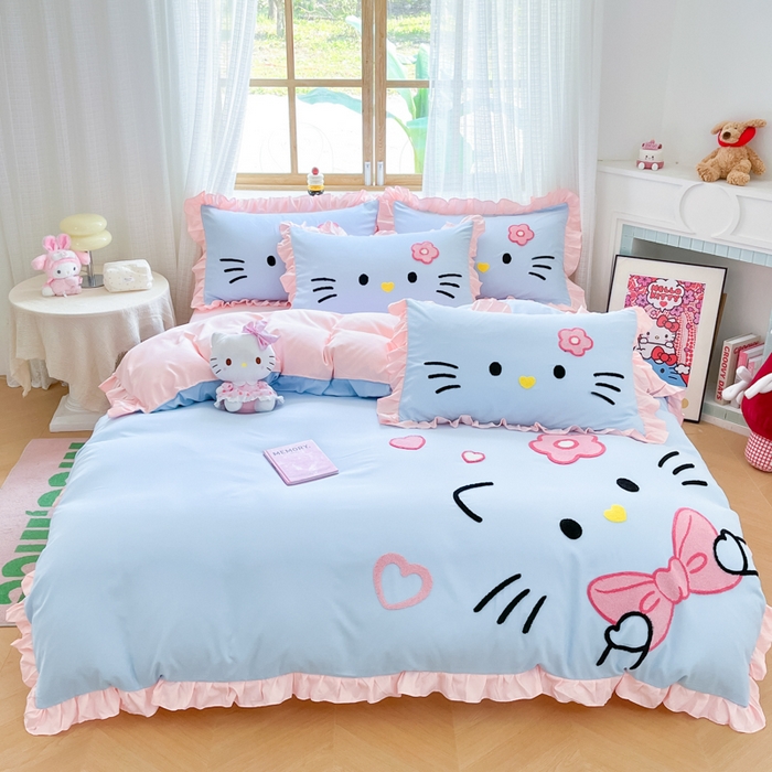 91家纺网 家纺一手货源 找家纺 泉欣家纺 2025新款网红可爱卡通公主风毛巾绣花水洗棉四件套（专版花型）甜甜猫咪 甜甜猫咪-蓝粉