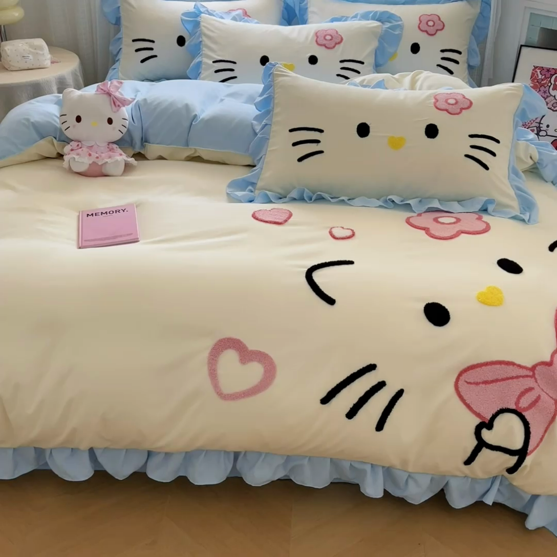 91家纺网 家纺一手货源 找家纺 泉欣家纺 2025新款网红可爱卡通公主风毛巾绣花水洗棉四件套（专版花型）甜甜猫咪 甜甜猫咪-奶黄蓝