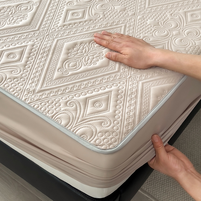 91家纺网 家纺一手货源 找家纺 世纪绒品 2025新款A类凉感压花单床笠单夏被 甜梦卡其-单夏被