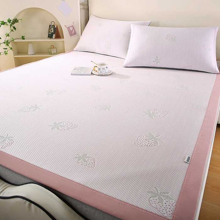 91家纺网 家纺一手货源 找家纺 法莱妮2025新款卡通三明治冰豆豆凉席 草莓-粉