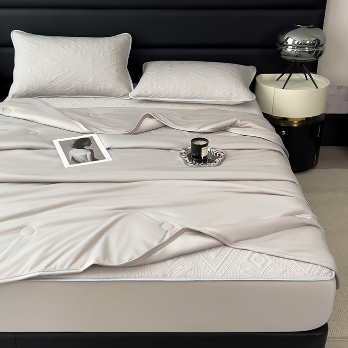 91家纺网 家纺一手货源 找家纺 世纪绒品 2025新款A类凉感压花单床笠单夏被 星月浅灰-单夏被