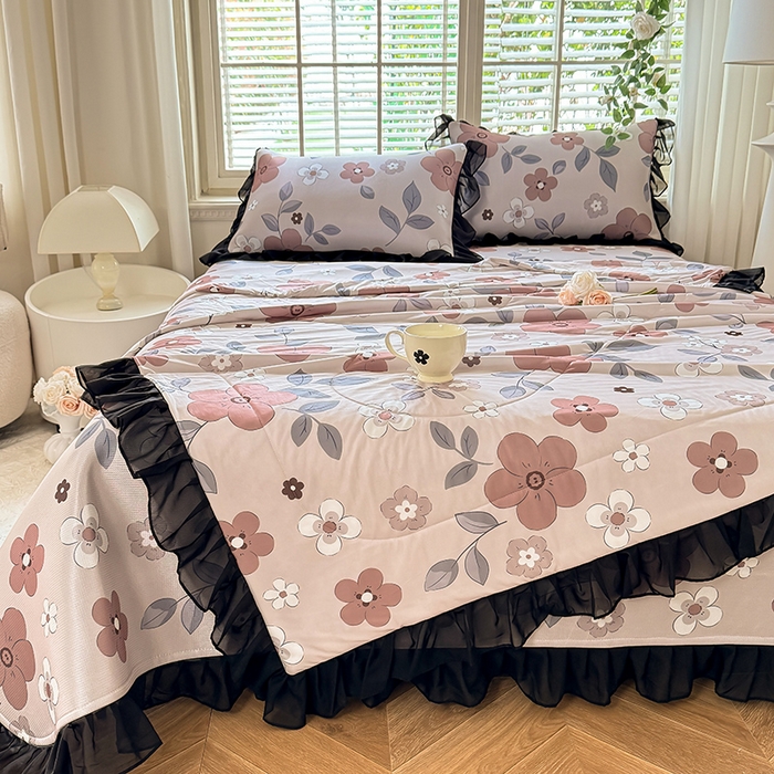 91家纺网 家纺一手货源 找家纺 大麦家纺 2025新款碳光冰丝软凉席夏被四件套 美姬