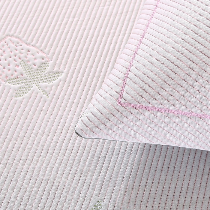 91家纺网 家纺一手货源 找家纺 法莱妮2025新款卡通三明治冰豆豆凉席 草莓-粉