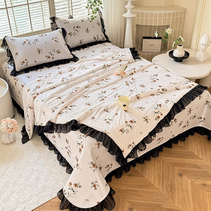 91家纺网 家纺一手货源 找家纺 大麦家纺 2025新款碳光冰丝软凉席夏被四件套 秋之寄语