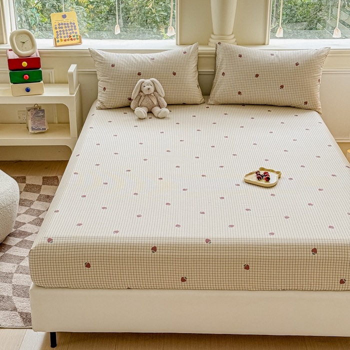 91家纺网 家纺一手货源 找家纺 2025新款全棉床单床笠 格子草莓 床笠款