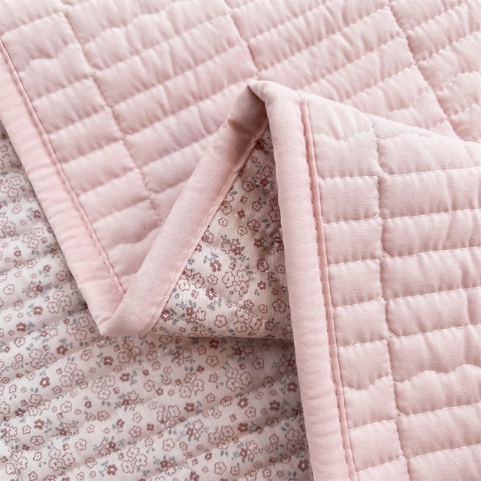 91家纺网 家纺一手货源 找家纺 恒爱 2025新款全棉印花单床盖 公子兔-浅豆沙