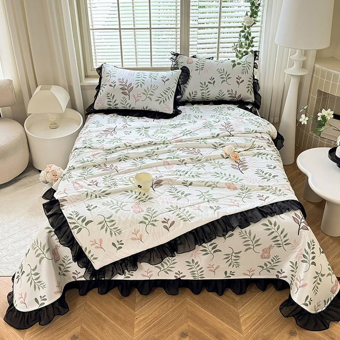 91家纺网 家纺一手货源 找家纺 大麦家纺 2025新款碳光冰丝软凉席夏被四件套 漫步花丛