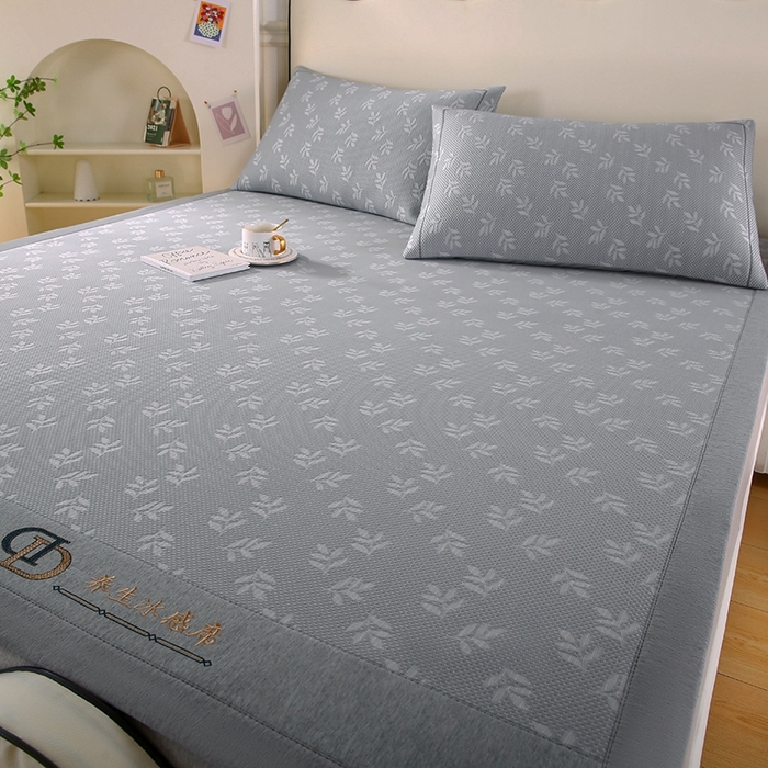 91家纺网 家纺一手货源 找家纺 法莱妮 2025夏季新款A类真凉感丝提花加厚三明治冰豆豆凉席-叶韵系列  叶韵-深灰