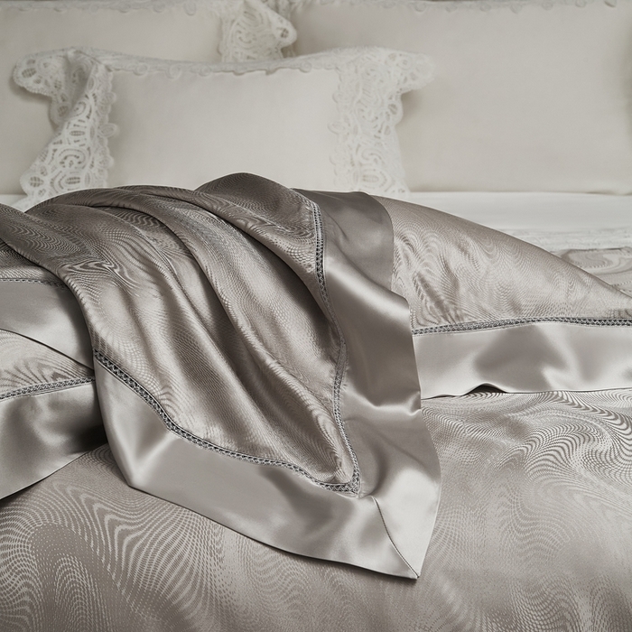 91家纺网 家纺一手货源 找家纺 赫本真丝馆（珍丝纺） 2025新款真丝提花系列四件套 罗蒂娅