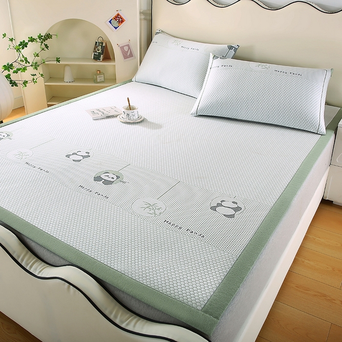 91家纺网 家纺一手货源 找家纺 法莱妮2025新款卡通三明治冰豆豆凉席 熊猫