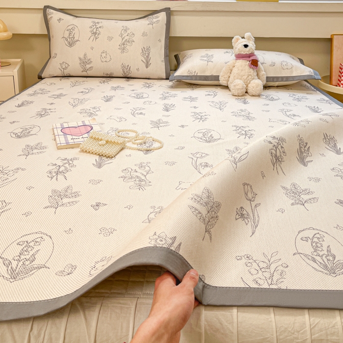 91家纺网 家纺一手货源 找家纺 慕澄家纺 2025新款小清新印花真冰藤系列凉席床席款 床席-花儿小兔