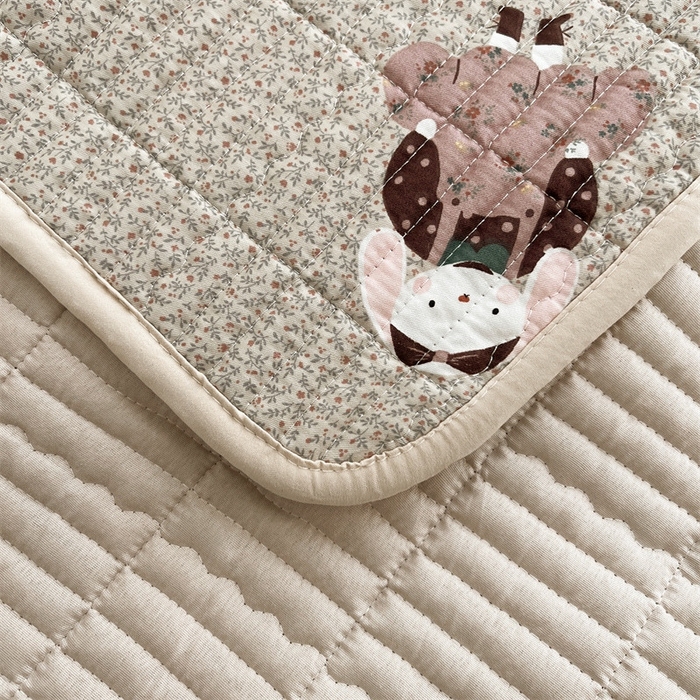 91家纺网 家纺一手货源 找家纺 恒爱 2025新款全棉印花单床盖 安哥拉公主-浅咖