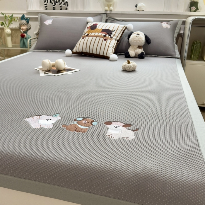 91家纺网 家纺一手货源 找家纺 席世家2025新款满天星绣花豆豆席 俏皮狗