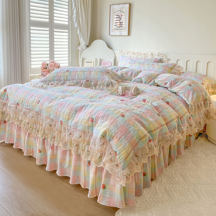 91家纺网 家纺一手货源 找家纺 网红馆 2025新款水洗棉印花床盖四件套 格子草莓