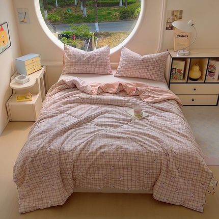 91家纺网 家纺一手货源 找家纺 初念 2025新款云朵棉系列夏被（提供买家秀） 穿裙格的KT