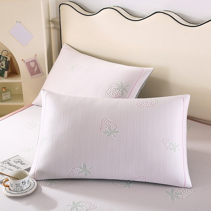 91家纺网 家纺一手货源 找家纺 法莱妮2025新款卡通三明治冰豆豆凉席 草莓-粉