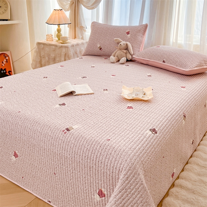 91家纺网 家纺一手货源 找家纺 恒爱 2025新款全棉印花单床盖 公子兔-浅豆沙