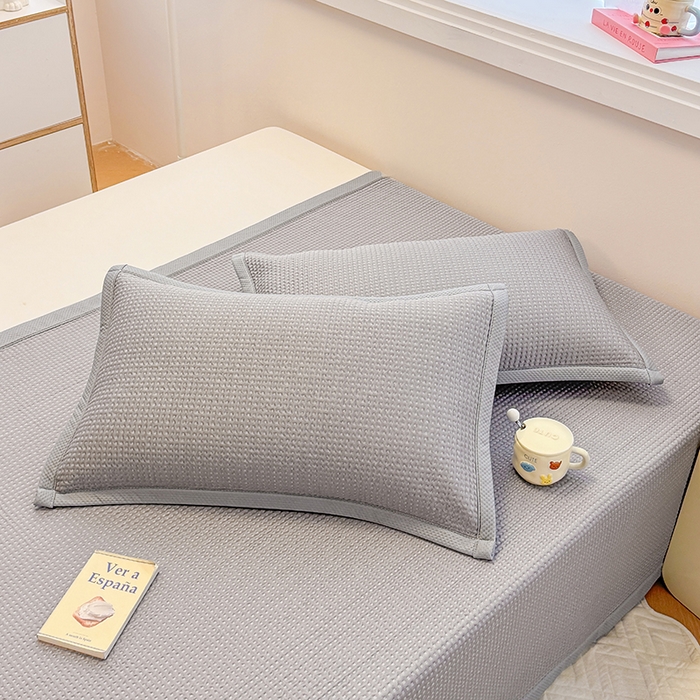 91家纺网 家纺一手货源 找家纺 金盛纺 2025新款冰豆豆单枕套 华夫格-灰