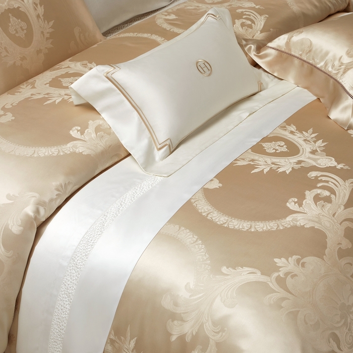 91家纺网 家纺一手货源 找家纺 赫本真丝馆（珍丝纺） 2025新款真丝提花系列四件套 卡诺尔-金