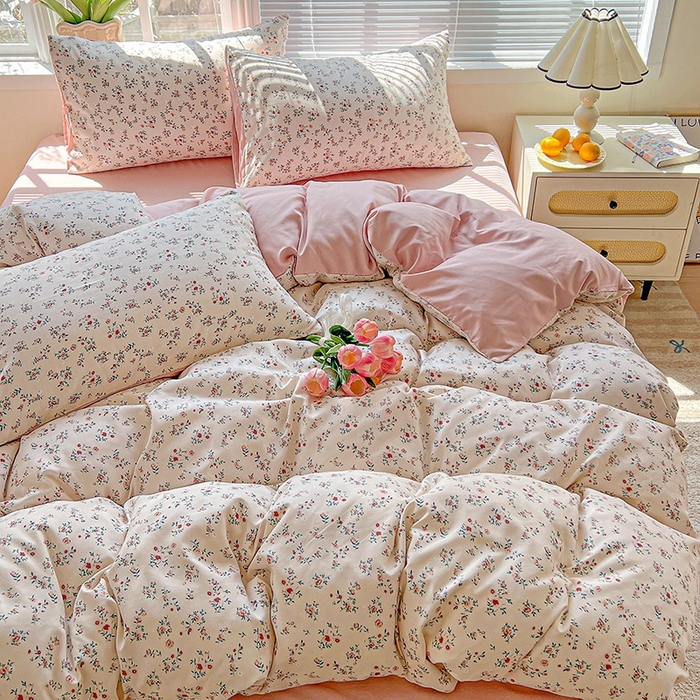 91家纺网 家纺一手货源 找家纺 2025新款水洗云朵糯糯棉简约风ins风小碎花被套床单款床笠款三四件套 忘忧草