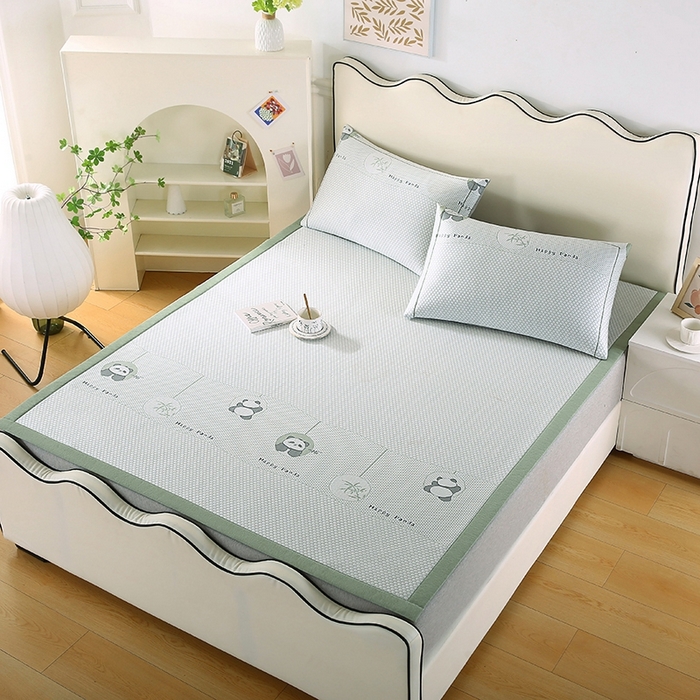 91家纺网 家纺一手货源 找家纺 法莱妮2025新款卡通三明治冰豆豆凉席 熊猫