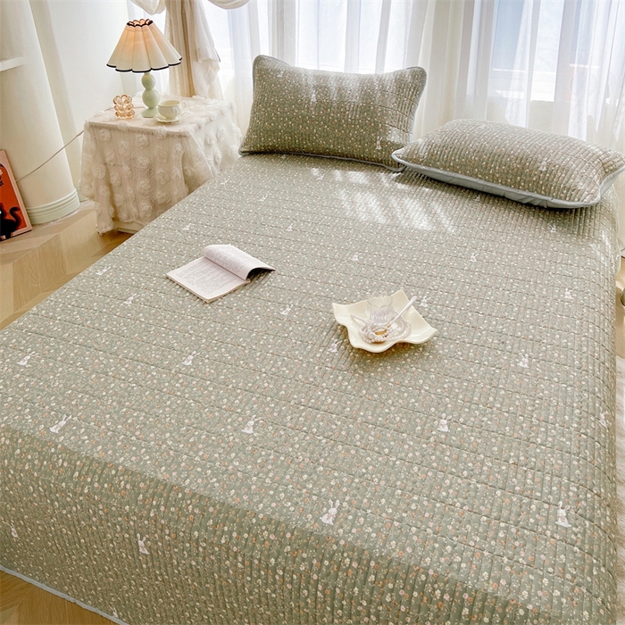 91家纺网 家纺一手货源 找家纺 恒爱 2025新款全棉印花单床盖 瞭望兔-深绿