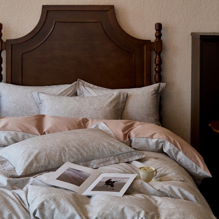 91家纺网 家纺一手货源 找家纺 由丽家纺 2025新款柔棉数码印花四件套系列 云烟-灰