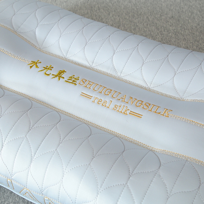 91家纺网 家纺一手货源 找家纺 爱来伊家纺 2025新款莫代尔水光真丝乳胶枕芯 莫代尔水光兰丝-蓝色