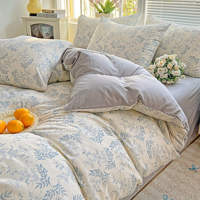 91家纺网 家纺一手货源 找家纺 2025新款水洗云朵糯糯棉简约风ins风小碎花被套床单款床笠款三四件套 蓝颜