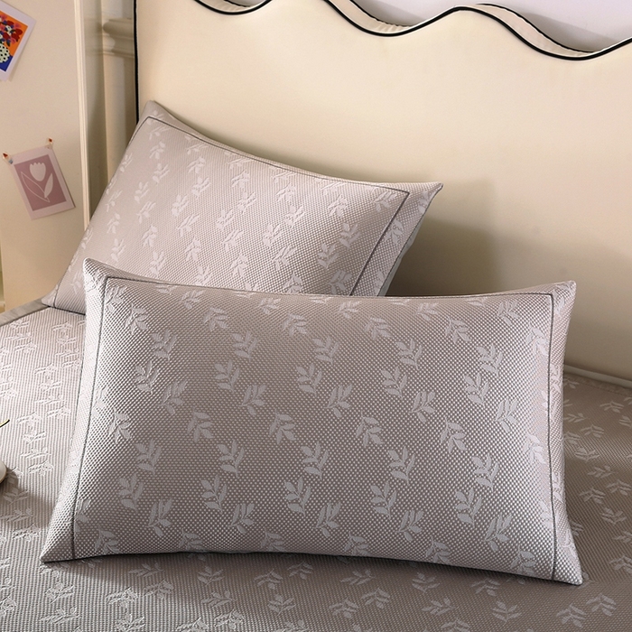 91家纺网 家纺一手货源 找家纺 法莱妮 2025夏季新款A类真凉感丝提花加厚三明治冰豆豆凉席-叶韵系列  叶韵-浅灰