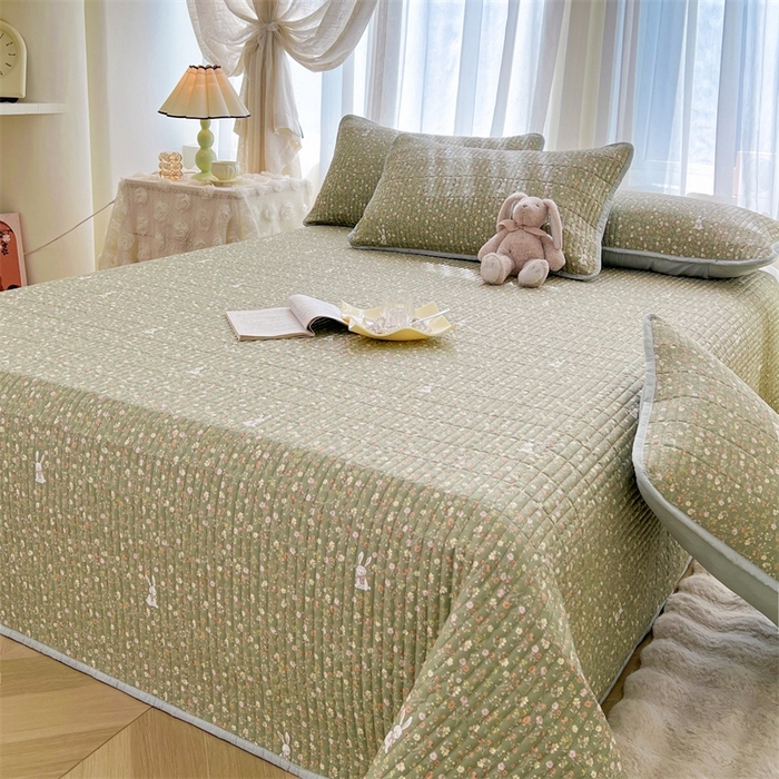 91家纺网 家纺一手货源 找家纺 恒爱 2025新款全棉印花单床盖 瞭望兔-深绿