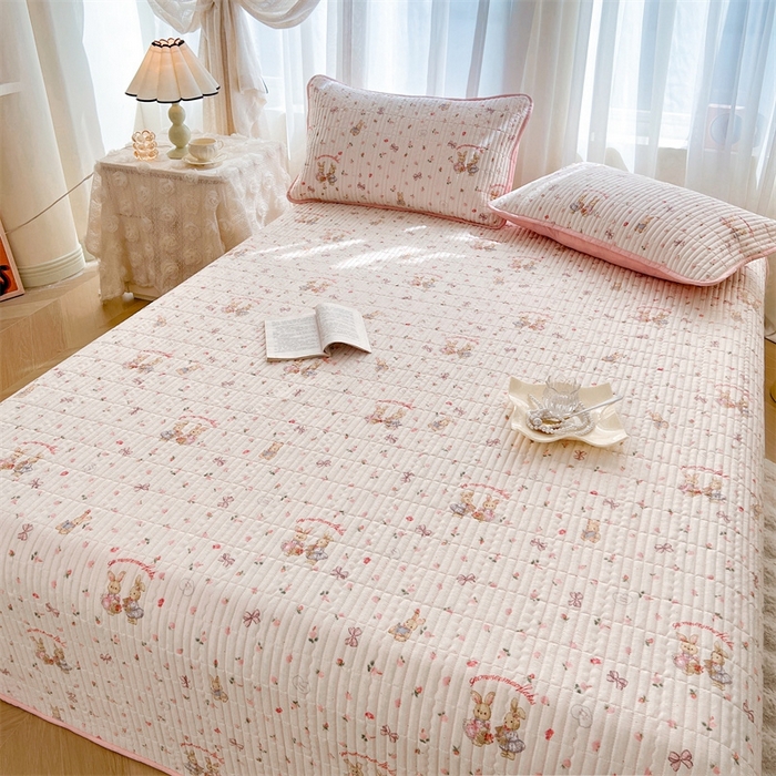 91家纺网 家纺一手货源 找家纺 恒爱 2025新款全棉印花单床盖 爱情兔