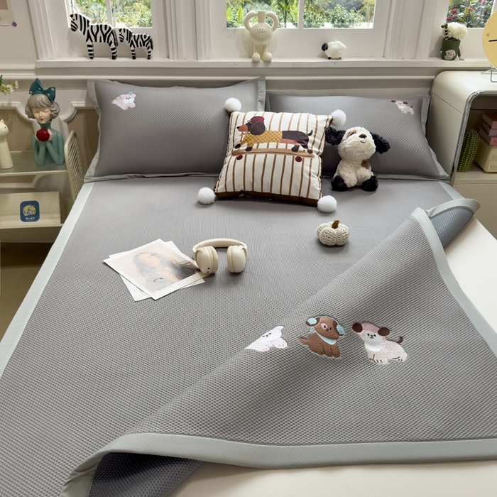 91家纺网 家纺一手货源 找家纺 席世家2025新款满天星绣花豆豆席 俏皮狗