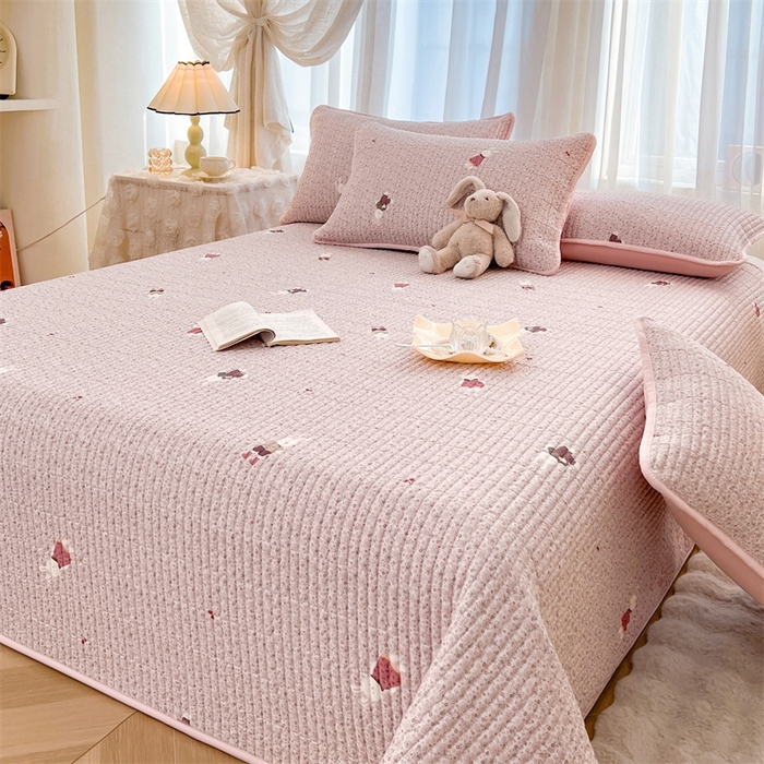 91家纺网 家纺一手货源 找家纺 恒爱 2025新款全棉印花单床盖 公子兔-浅豆沙