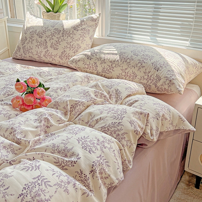 91家纺网 家纺一手货源 找家纺 2025新款水洗云朵糯糯棉简约风ins风小碎花被套床单款床笠款三四件套 紫颜