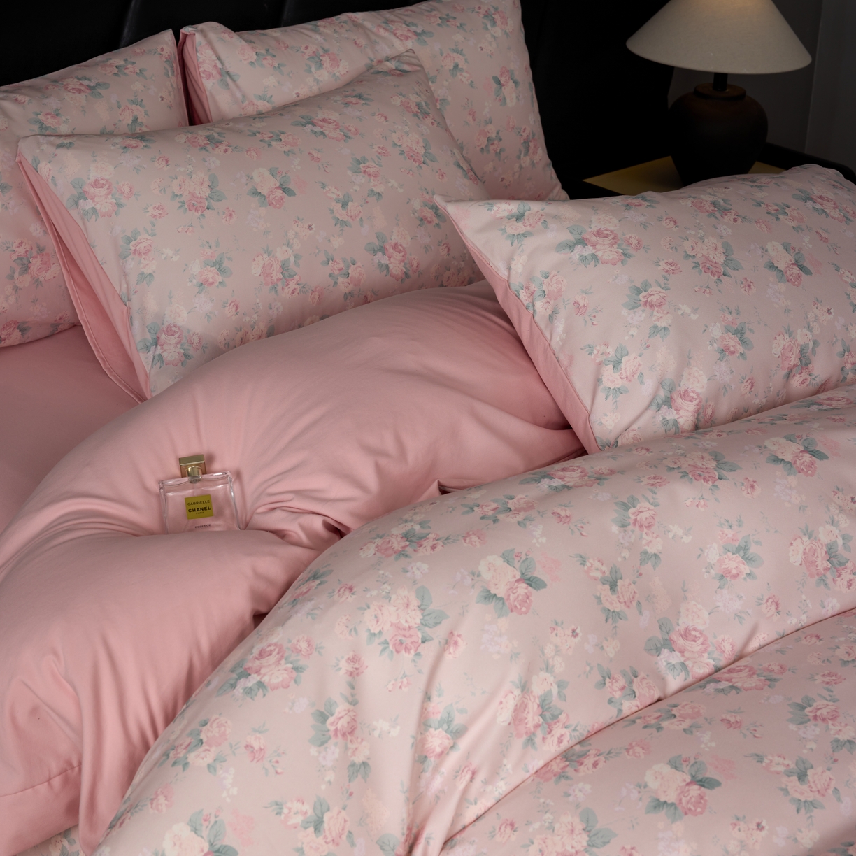 91家纺网 家纺一手货源 找家纺 丽卡家纺 2025新款数码印花有氧双层纱四件套 典雅粉