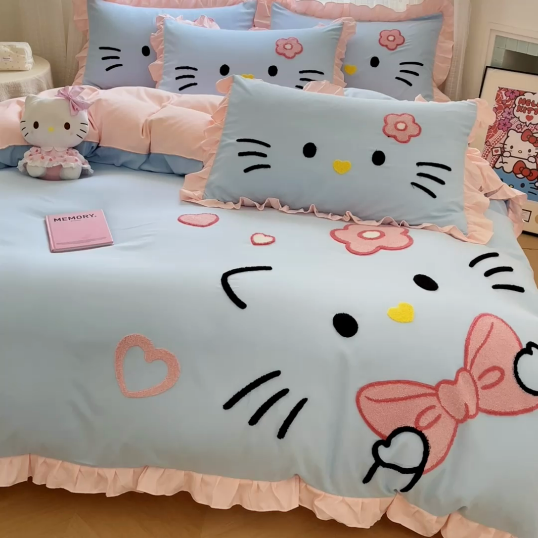 91家纺网 家纺一手货源 找家纺 泉欣家纺 2025新款网红可爱卡通公主风毛巾绣花水洗棉四件套（专版花型）甜甜猫咪 甜甜猫咪-蓝粉