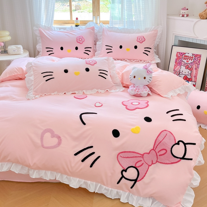 91家纺网 家纺一手货源 找家纺 泉欣家纺 2025新款网红可爱卡通公主风毛巾绣花水洗棉四件套（专版花型）甜甜猫咪 甜甜猫咪-粉玉