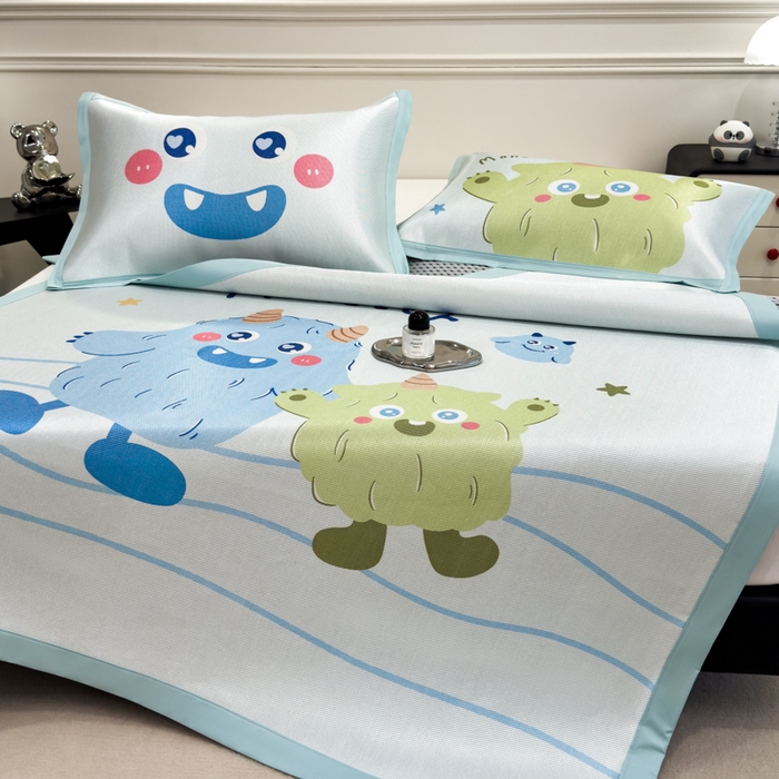 91家纺网 家纺一手货源 找家纺 倾慕  2025新款数码大版时尚卡通风冰藤席 怪兽兄弟