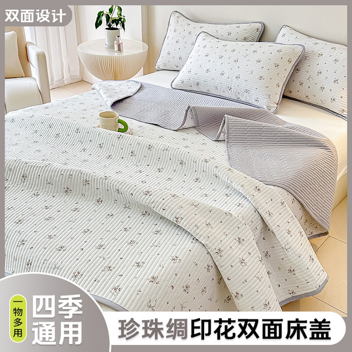 91家纺网 家纺一手货源 找家纺 橘夏家纺2025爆款棉感珍珠绸印花床盖三件套 木棉蝶花--雅韵灰