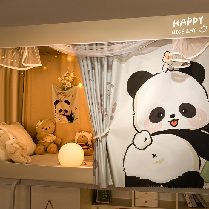 91家纺网 家纺一手货源 找家纺 觅妮家纺 2025新款99%强遮光涂银涂层大版数码印花宿舍学生床帘蚊帐 快乐国宝