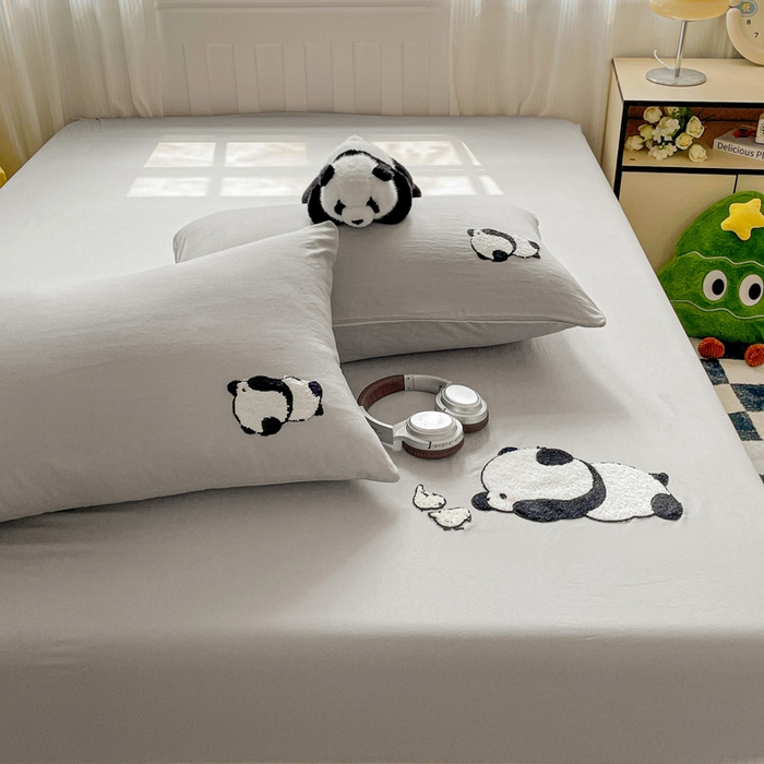 91家纺网 家纺一手货源 找家纺 海岛哥哥 2025春夏新款卡通毛巾绣床笠 顽皮熊猫-灰